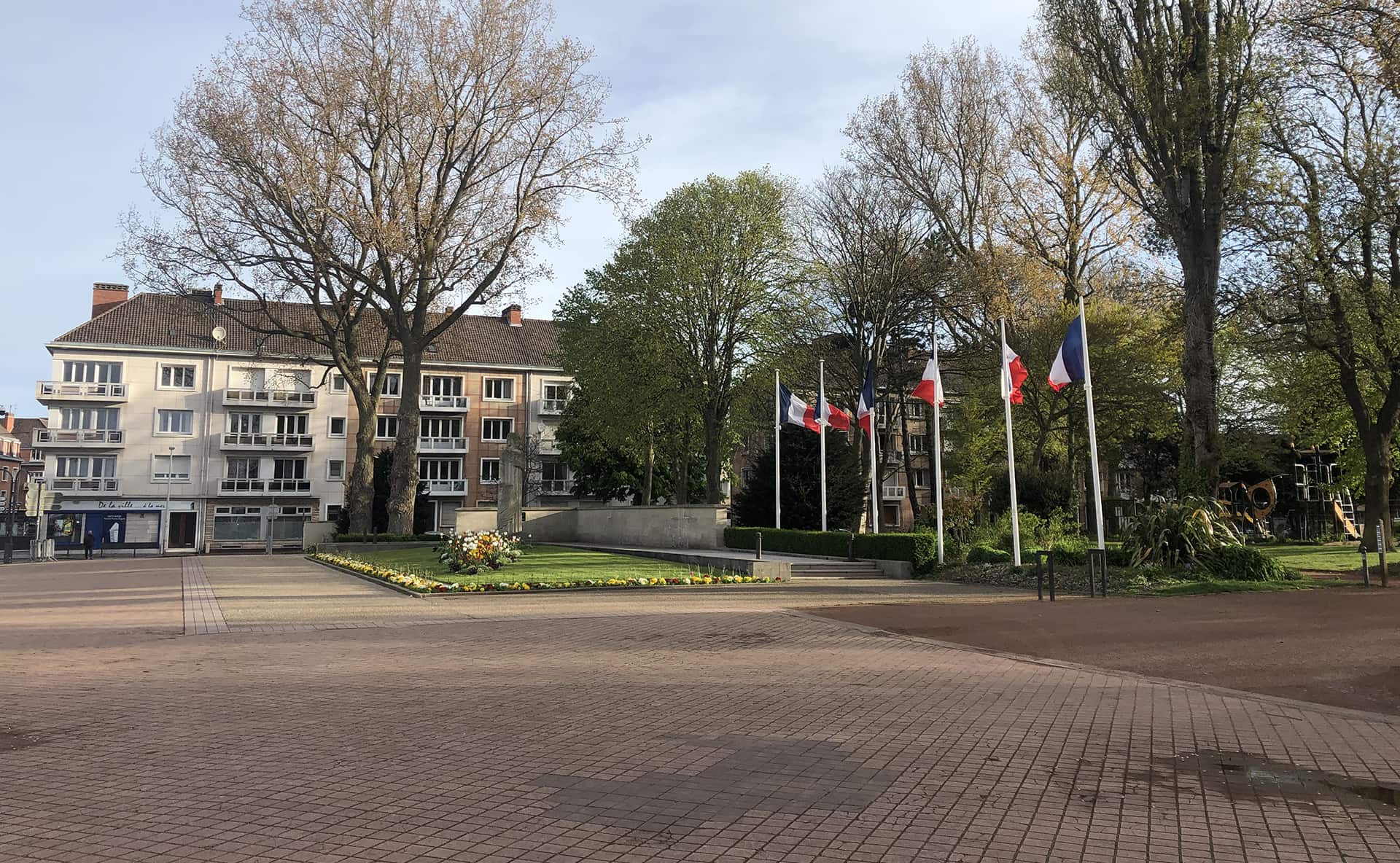 amenagement-urbain-place-calais (1).JPG